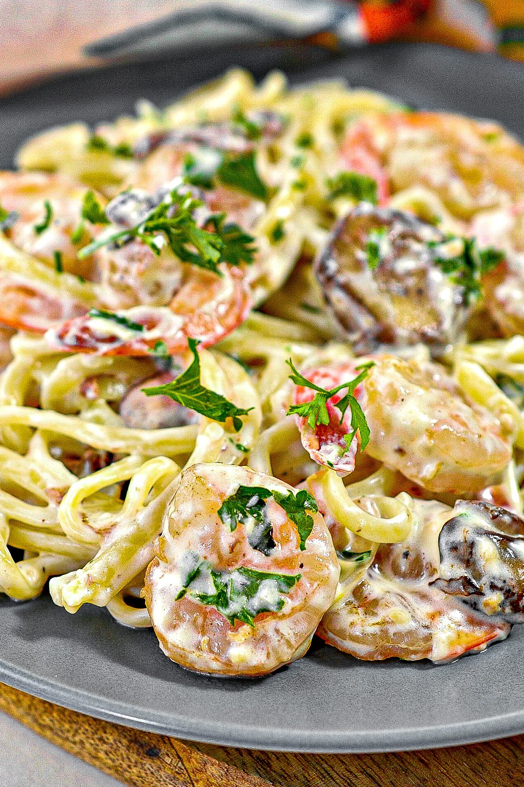 Shrimp and Mushroom Linguini with Cheese Creamy Herb Sauce, shrimp cream cheese pasta, shrimp cream cheese recipe, cream cheese shrimp pasta