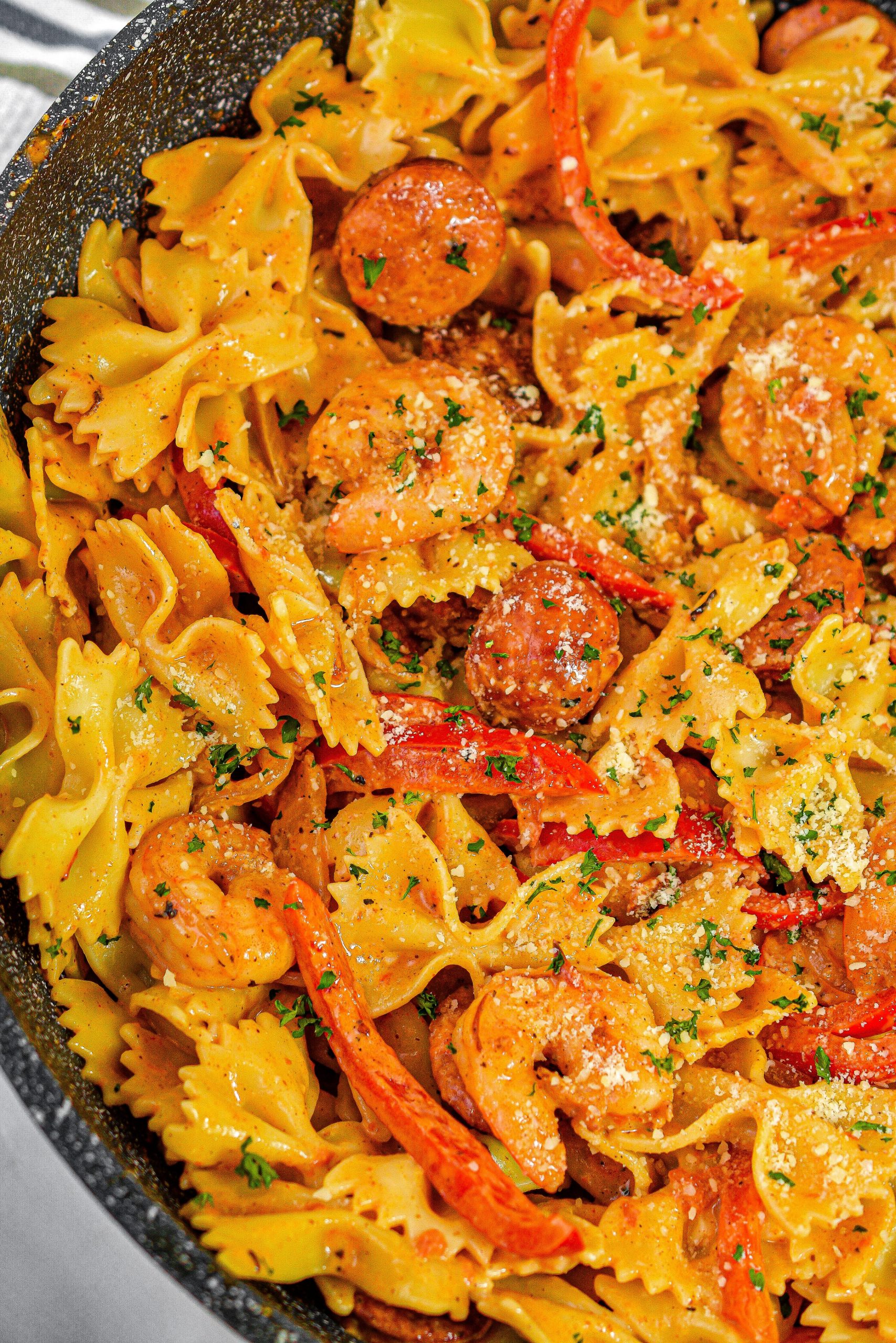 cajun shrimp pasta with sausage, cajun shrimp pasta, shrimp and sausage pasta