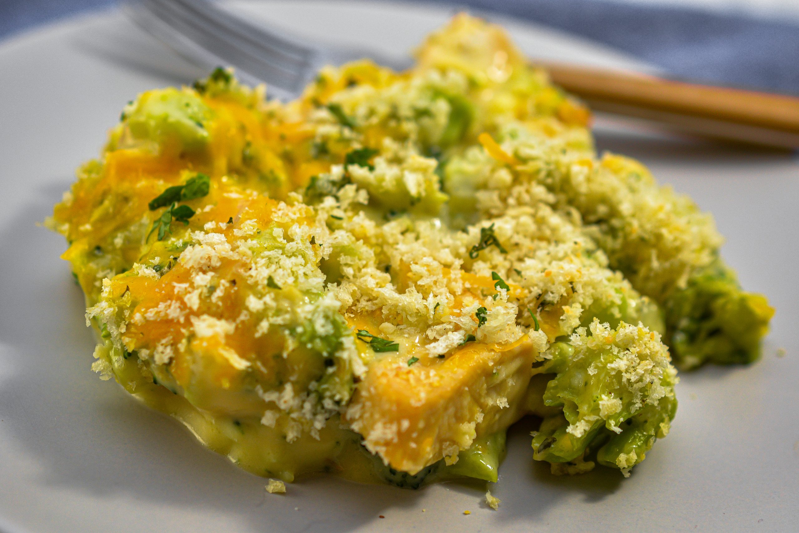 skinny chicken broccoli casserole, healthy casserole recipe, healthy broccoli chicken recipe