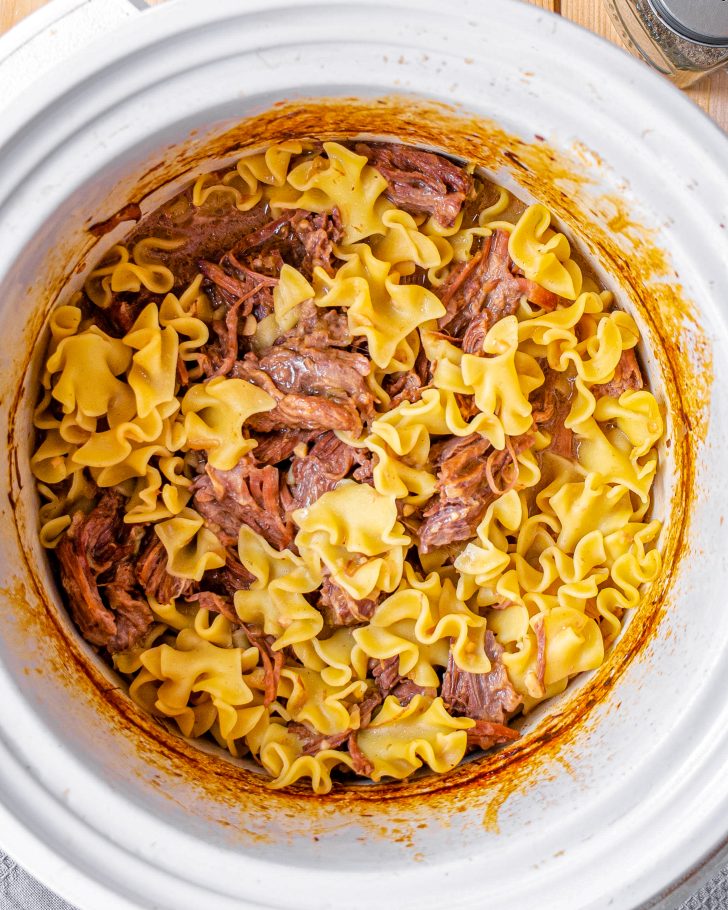 Cover the slow cooker and simmer for 1 hour.