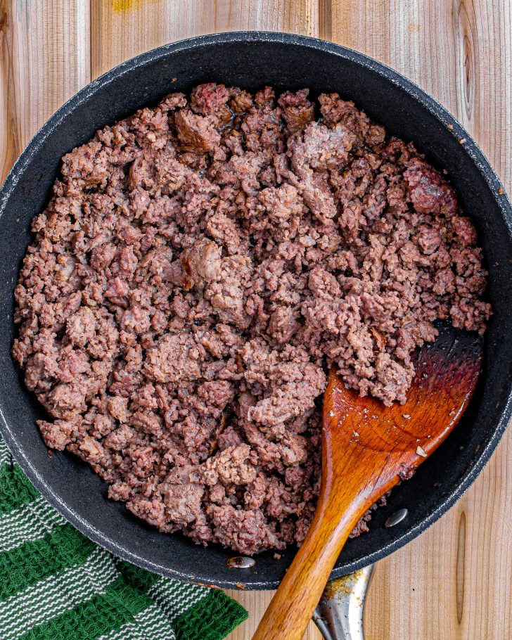Add the olive oil, and ground beef to a skillet over medium-high heat on the stove. 
