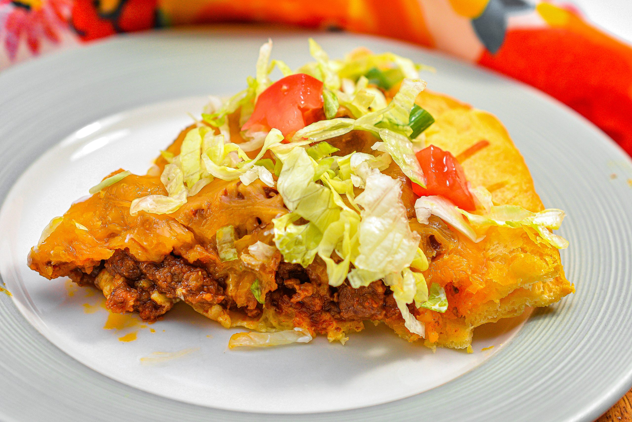 Add a garnish of chopped green onions and sour cream if desired before serving. You're done!