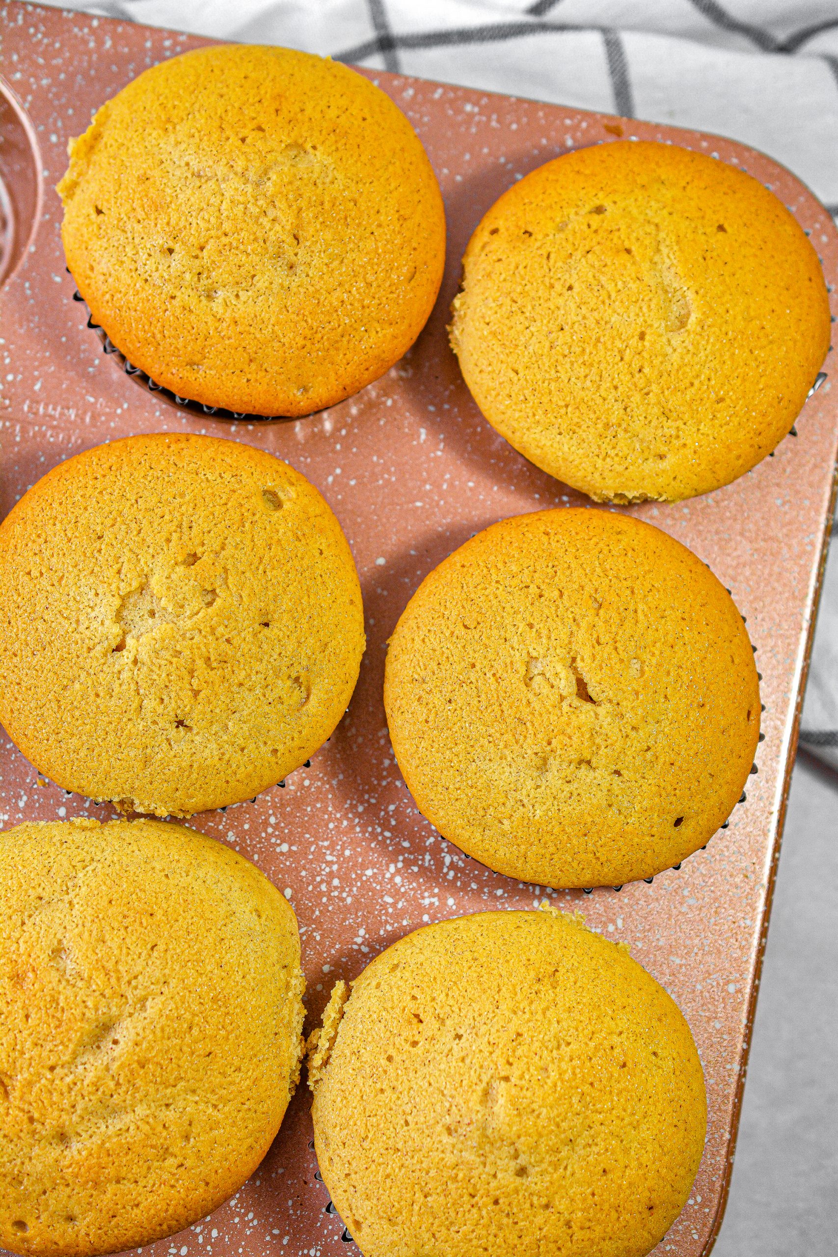 Bake for 20 minutes and allow the cupcakes to cool.