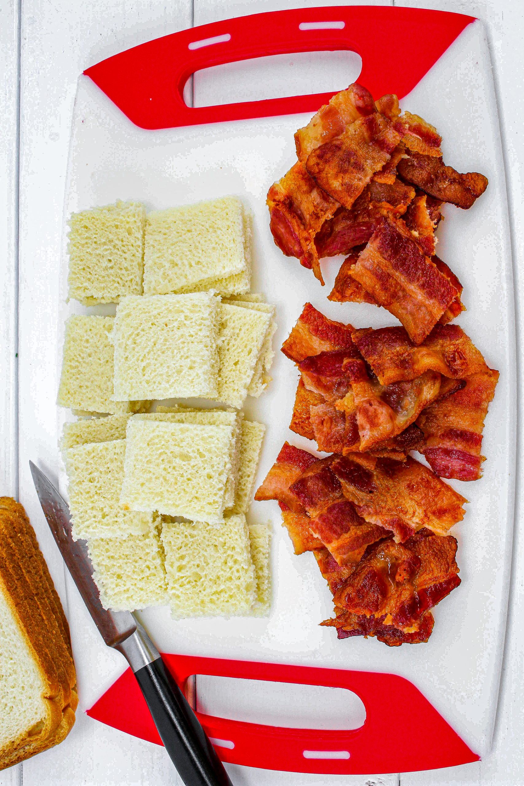 Cook the bacon and cut each piece into 4 small pieces.