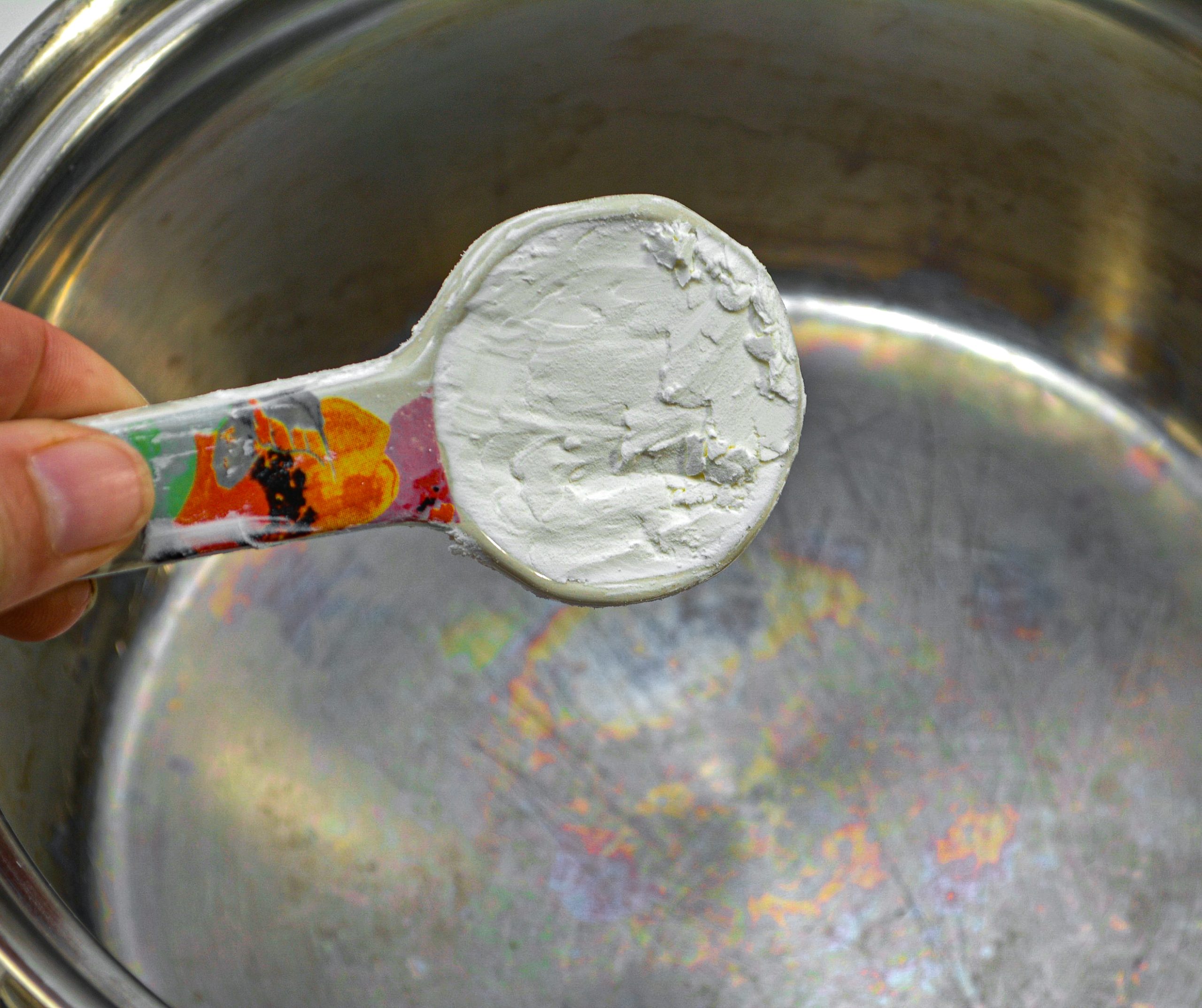 In a pot, add in 1 tablespoon of cornstarch.