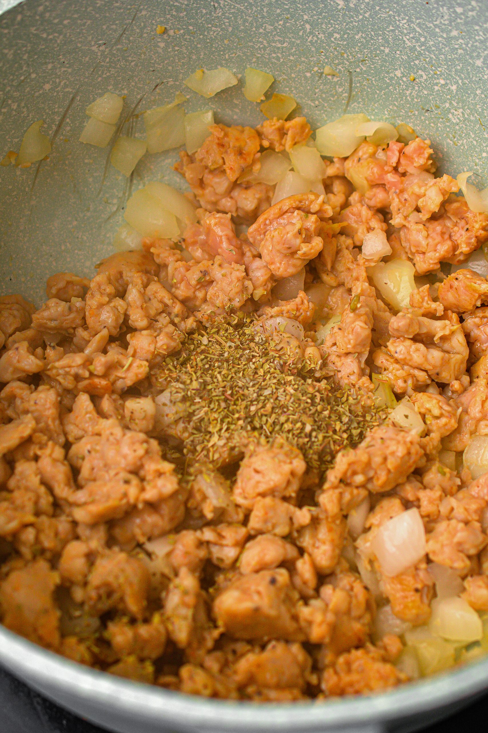  Mix in the minced garlic and saute another 30 seconds.