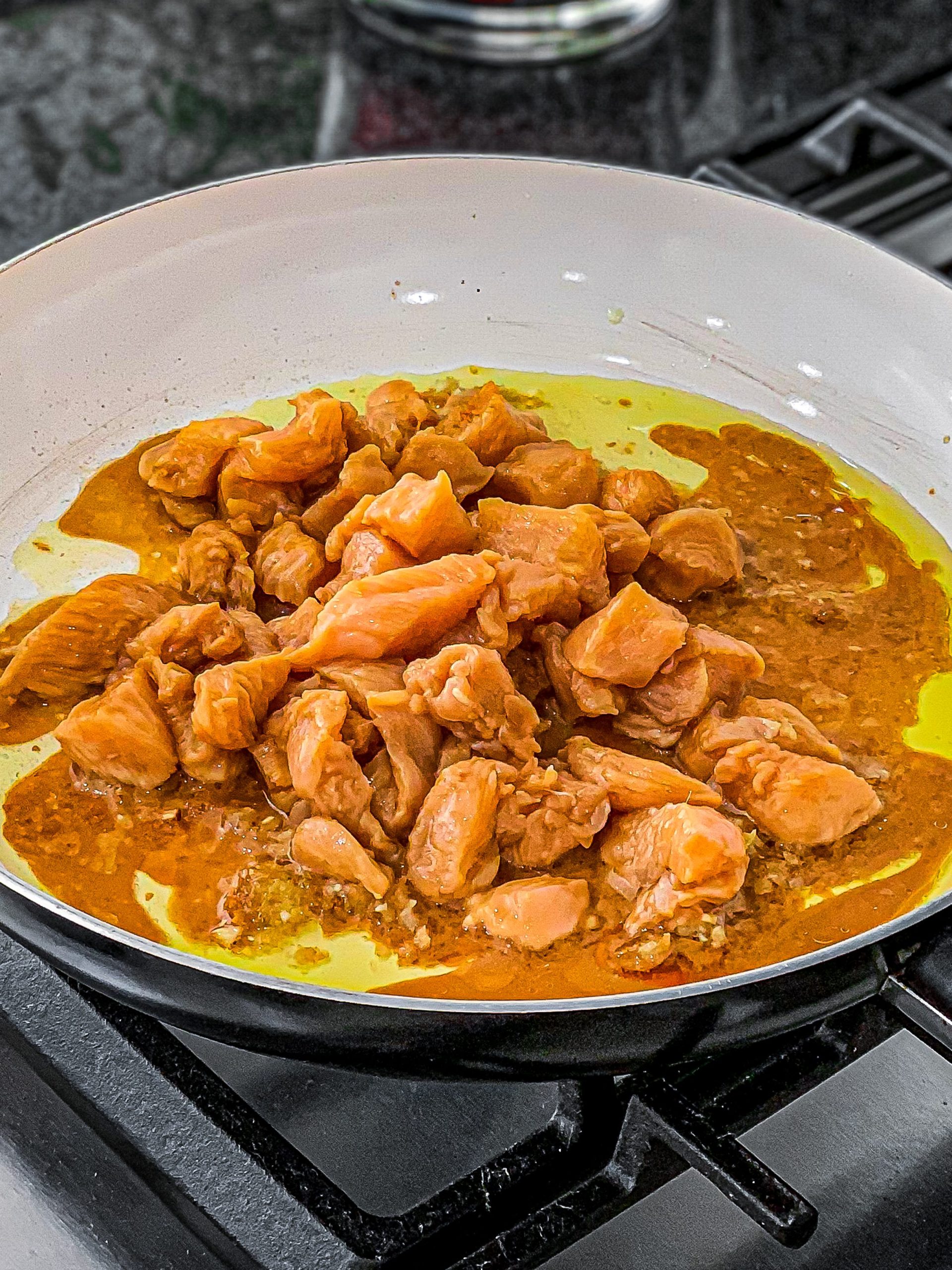 Add the marinated chicken with the sauce and cook for 3 minutes.