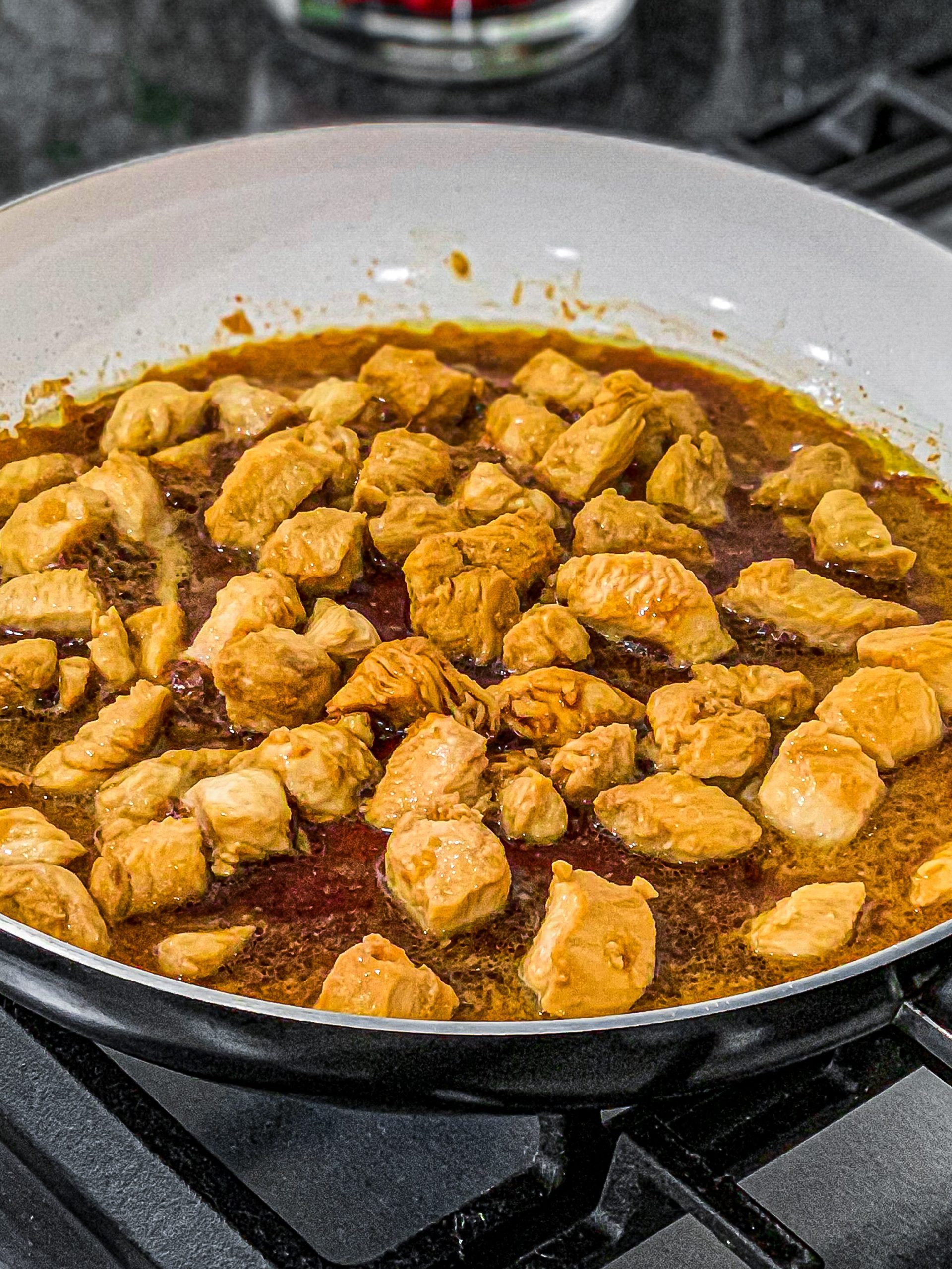 Add the marinated chicken with the sauce and cook for 3 minutes.
