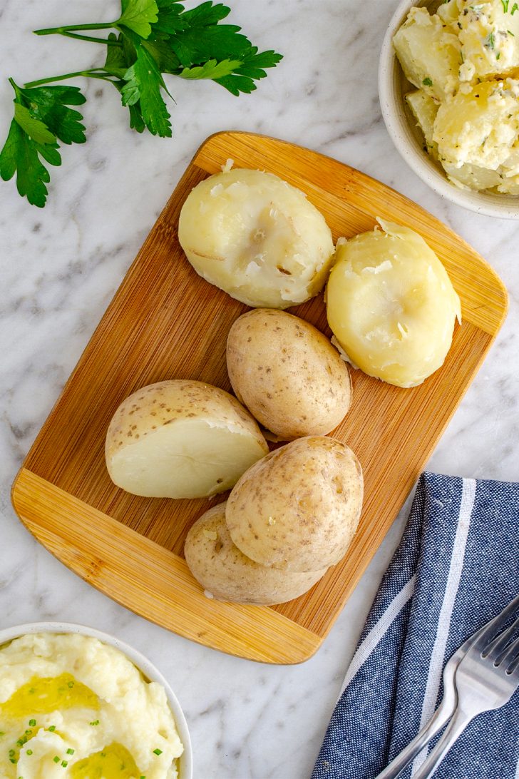 How long to boil potatoes, Guide to boiling potatoes, Boiling Potatoes, How to boil sweet potatoes, How to boil red potatoes, Boiling potatoes with skin, Boiling potatoes without skin 