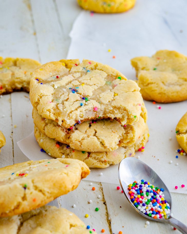 Funfetti Cookies, Confetti cookies, Cookies with sprinkles, Funfetti sugar cookies, Funfetti cake cookies, Rainbow sprinkle cookies